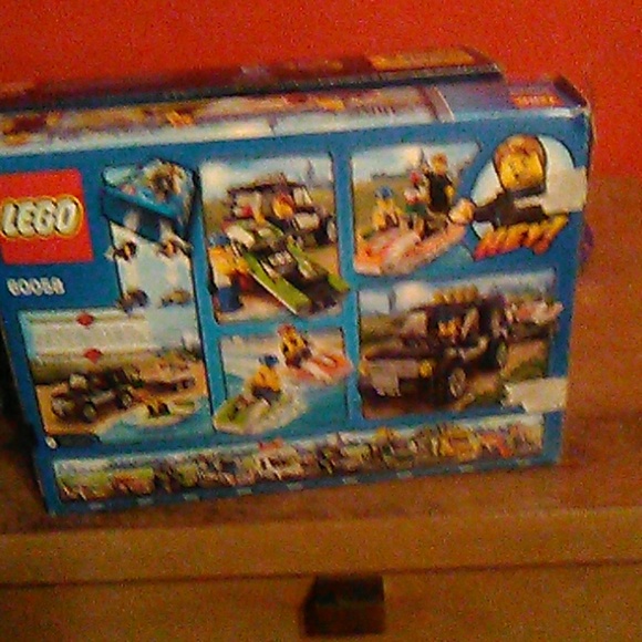 LEGO SUV WITH WATERCRAFT SET #60058 - Picture 2 of 2